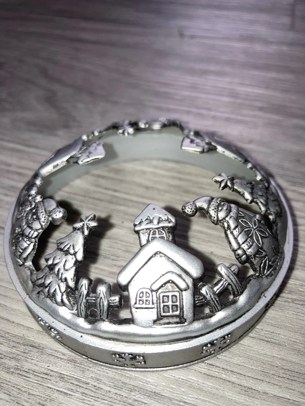 YANKEE CANDLE Silver Holiday Village Candle Topper 3.5 inch Diameter